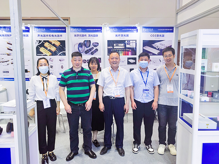新特光电亮相武汉光博会 全方面展示多个产品和解决方案